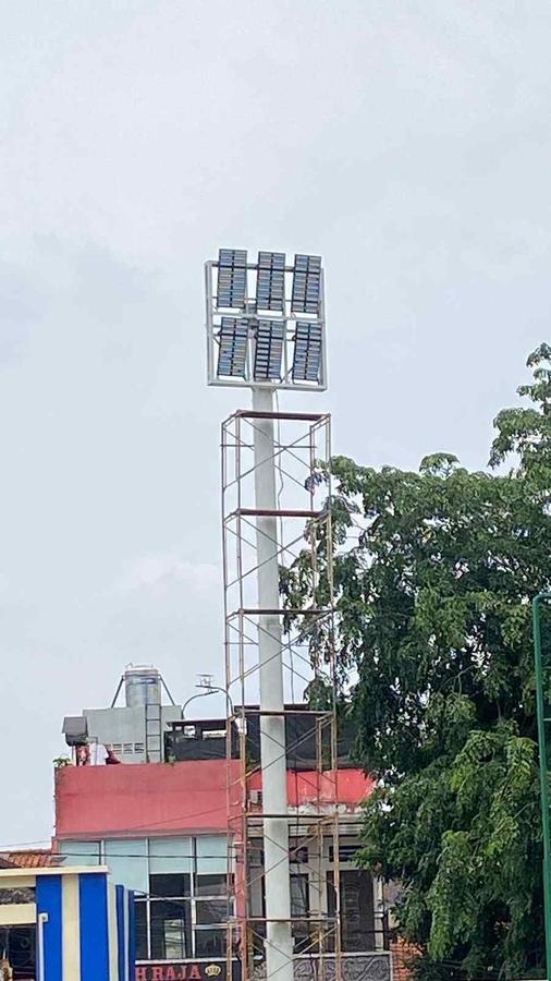 Dokumentasi proyek SFM1000 1000 watt Stadion Mahakam Depok dengan struktur tiang tinggi